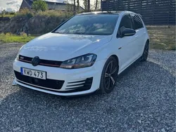 Vit Begagnad 2016 VW Golf VII GTI Halvkombi | 199 900 kr (Marknadspris)