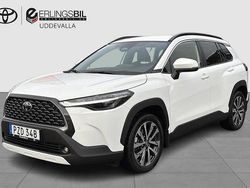 Vit Begagnad 2024 Toyota Corolla Cross Style SUV | 389 000 kr (Marknadspris)