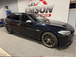 Mörkblå (blå) Begagnad 2012 BMW M550 M Sport Sedan | 239 900 kr (Dyr)