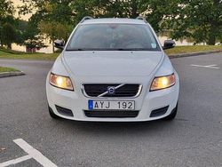 Vit Begagnad 2009 Volvo V50 Kinetic Kombi | 33 000 kr (Marknadspris)