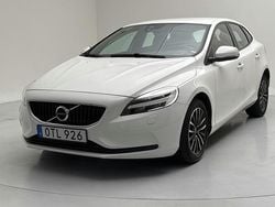 Vit Begagnad 2017 Volvo V40 Momentum Kombi | 169 000 kr (Marknadspris)