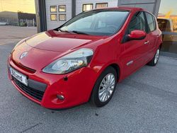 Röd Begagnad 2011 Renault Clio R.S. Halvkombi | 35 900 kr (Marknadspris)
