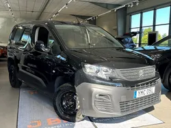 Svart (svart perla) Begagnad 2022 Peugeot Partner Minibuss | 318 625 kr