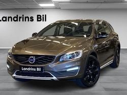 Brun Begagnad 2016 Volvo V60 CC Summum Kombi | 219 000 kr (Dyr)