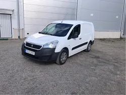 Vit Begagnad 2017 Peugeot Partner Minibuss | 69 000 kr (Bra pris)
