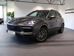 Grå Begagnad 2021 Porsche Cayenne SUV | 645 000 kr