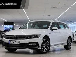 Vit Begagnad 2021 VW Passat R-line Kombi | 279 900 kr (Marknadspris)