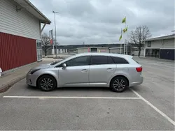 Silver Begagnad 2012 Toyota Avensis Business Edition Kombi | 79 000 kr (Marknadspris)