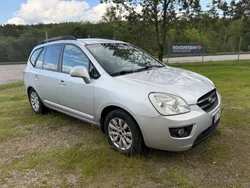 Silver Begagnad 2010 Kia Carens 4 Minibuss | 28 000 kr (Marknadspris)