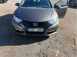 Grå Begagnad 2013 Honda Civic Sport Halvkombi | 55 000 kr (Bra pris)
