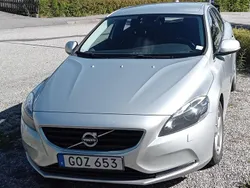 Silver Begagnad 2015 Volvo V40 Kombi | 110 000 kr (Marknadspris)