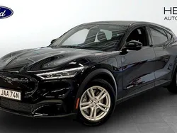 Svart (black) Begagnad 2022 Ford Mustang Mach-E SUV | 384 000 kr (Superpris)