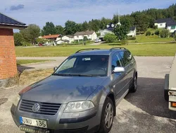 Grå Begagnad 2004 VW Passat Kombi | 12 000 kr (Marknadspris)