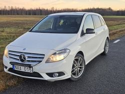 Vit Begagnad 2013 Mercedes B180 Minibuss | 68 500 kr (Marknadspris)