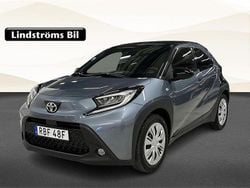 Grå Begagnad 2024 Toyota Aygo X Pulse SUV | 239 000 kr (Marknadspris)
