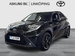 Svart Begagnad 2023 Toyota Aygo Comfort Halvkombi | 184 000 kr (Marknadspris)