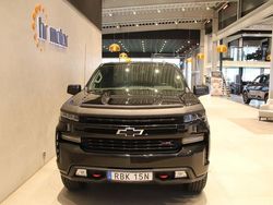 Svart (svart ) Begagnad 2021 Chevrolet Silverado Van | 749 000 kr