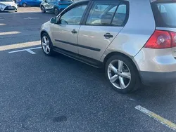 Brun Begagnad 2005 VW Golf IV Trendline Halvkombi | 12 500 kr (Superpris)