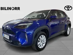 Mörkblå (blå) Begagnad 2022 Toyota Yaris Cross Active SUV | 249 900 kr (Marknadspris)