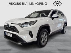 Vit Begagnad 2022 Toyota RAV4 Hybrid Active SUV | 359 000 kr (Marknadspris)