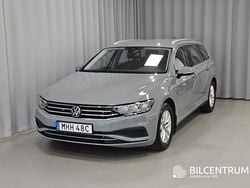 Grå Begagnad 2024 VW Passat Kombi | 309 800 kr (Marknadspris)