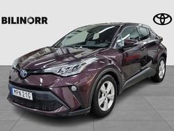 Lila Begagnad 2022 Toyota C-HR Edition SUV | 254 900 kr (Marknadspris)