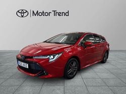 Röd Begagnad 2022 Toyota Corolla Style Kombi | 264 900 kr (Marknadspris)