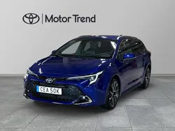 Mörkblå (blå) Begagnad 2024 Toyota Corolla Executive Kombi | 374 900 kr (Dyr)