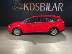 Röd Begagnad 2016 Ford Focus Titanium Kombi | 89 900 kr (Marknadspris)