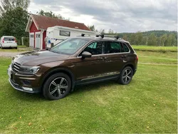 Brun Begagnad 2017 VW Tiguan SUV | 165 000 kr (Bra pris)