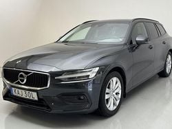 Grå Begagnad 2020 Volvo V60 Momentum Kombi | 246 800 kr (Bra pris)