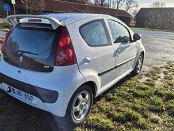 Vit Begagnad 2010 Peugeot 107 Halvkombi | 32 000 kr (Marknadspris)