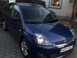 Blå Begagnad 2008 Ford Fiesta Halvkombi | 34 000 kr (Marknadspris)