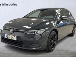 Grå Begagnad 2021 VW Golf VIII Halvkombi | 214 000 kr (Marknadspris)