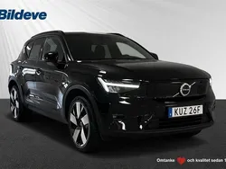 Svart Begagnad 2022 Volvo XC40 Plus SUV | 349 900 kr