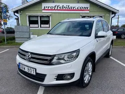 Vit Begagnad 2012 VW Tiguan Sportline SUV | 109 900 kr (Marknadspris)
