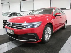 Röd Begagnad 2021 VW Passat GTE Kombi | 199 500 kr (Bra pris)
