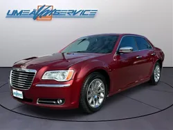 Mörkröd Begagnad 2014 Chrysler 300C Sedan | 239 000 kr
