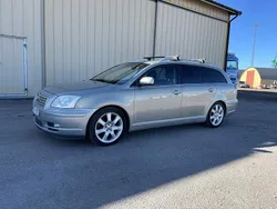 Ljusgrön (grön) Begagnad 2005 Toyota Avensis Kombi | 34 900 kr (Marknadspris)