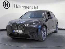 Grå Begagnad 2023 BMW iX Comfort Edition SUV | 849 800 kr (Marknadspris)