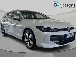 Vit Begagnad 2024 VW Passat Business Kombi | 459 000 kr