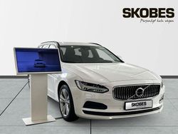 Vit Begagnad 2024 Volvo V90 Core Kombi | 449 900 kr (Marknadspris)