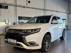Vit Begagnad 2019 Mitsubishi Outlander P-HEV SUV | 209 900 kr (Marknadspris)