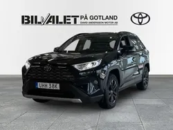 Svart (svart metallic) Begagnad 2019 Toyota RAV4 Hybrid SUV | 279 000 kr (Marknadspris)