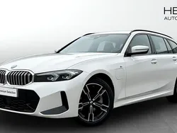 Vit (white) Begagnad 2024 BMW 330e M Sport Kombi | 554 700 kr (Marknadspris)