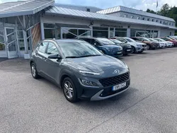Grå Begagnad 2023 Hyundai Kona Essential SUV | 209 900 kr (Superpris)