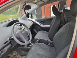 Röd Begagnad 2010 Toyota Yaris Halvkombi | 48 000 kr (Marknadspris)