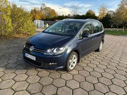 Mörkblå Begagnad 2014 VW Sharan Minibuss | 94 500 kr (Marknadspris)