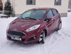 Vinröd Begagnad 2015 Ford Fiesta Halvkombi | 95 000 kr (Superpris)