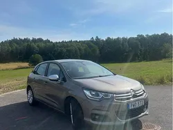 Grå Begagnad 2016 Citroën C4 Halvkombi | 70 000 kr (Marknadspris)